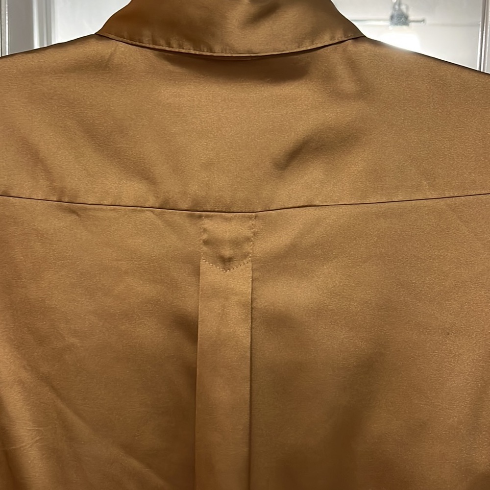 Gold but down Banana Republic shirt. Extra small. - Picture 4 of 4
